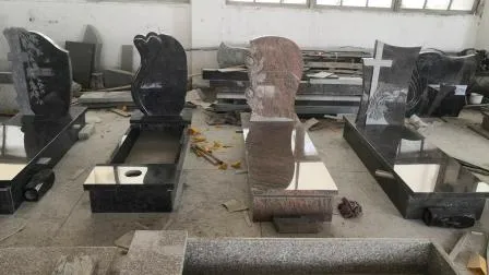 白い大理石の天然石の墓石、墓地の庭の墓石