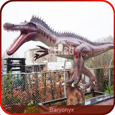 遊園地にある大きなグラスファイバー製の恐竜の像